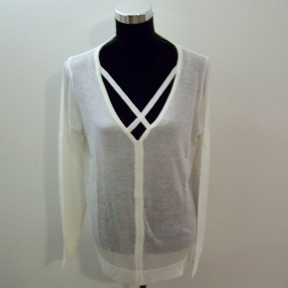 Thyme & Honey Sweaters Thyme Honey Lightweight Vneck Sweater Nwt